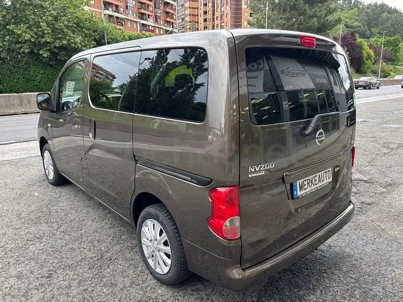 Usado Nissan Evalia 110 CV (80 kW) 2016 Marrón Monovolumen