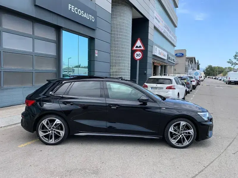 Usado Audi A3 Ambiente 150 CV (110 kW) 2024 Negro Berlina