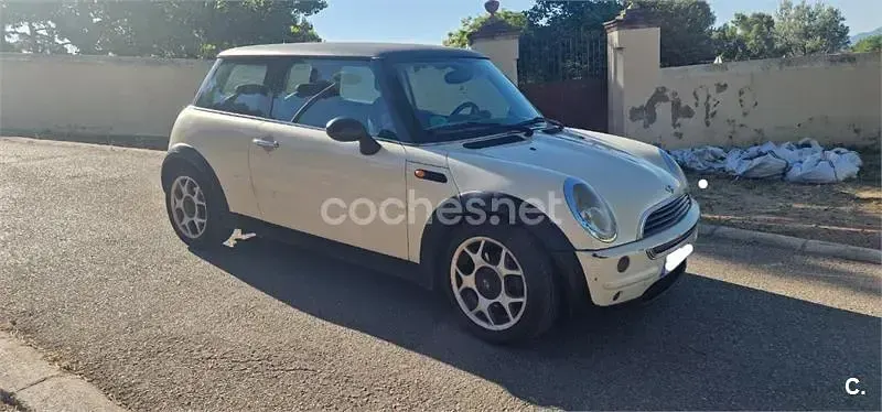 Usado Mini ONE 90 CV (66 kW) 2004 Blanco Utilitario