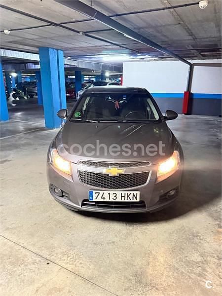 Usado Chevrolet Cruze LTZ 141 CV (103 kW) 2012 Gris / plata Berlina