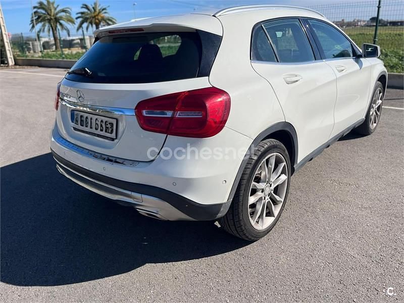 Usado Mercedes GLA200 Urban 136 CV (100 kW) 2015 Blanco SUV