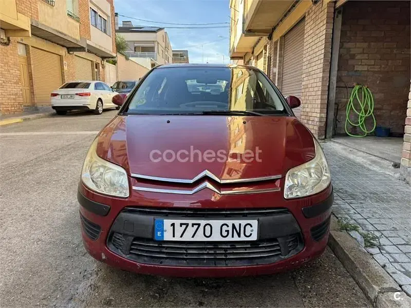 Usado Citroën C4 90 CV (66 kW) 2009 Rojo Berlina