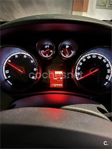 Usado Opel Meriva Selective 110 CV (80 kW) 2013 Beige Monovolumen