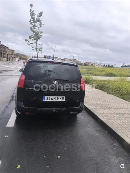 Usado Peugeot 5008 112 CV (82 kW) 2012 Negro Monovolumen