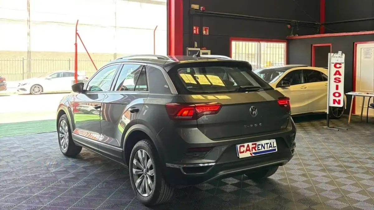 Usado VW T-Roc Advance 150 CV (110 kW) 2019 Gris SUV