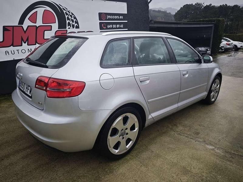 Usado Audi A3 Sportback Attraction 105 CV (77 kW) 2011 Gris Utilitario