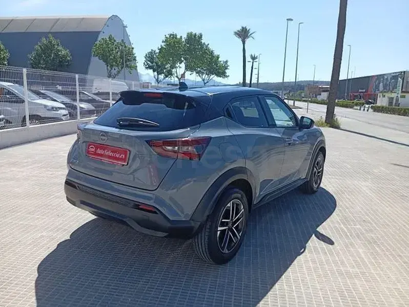 Usado Nissan Juke N-Connecta 114 CV (83 kW) 2025 Gris / plata SUV