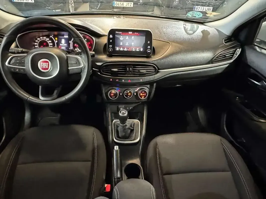Usado Fiat Tipo Street 95 CV (69 kW) 2019 Gris Berlina