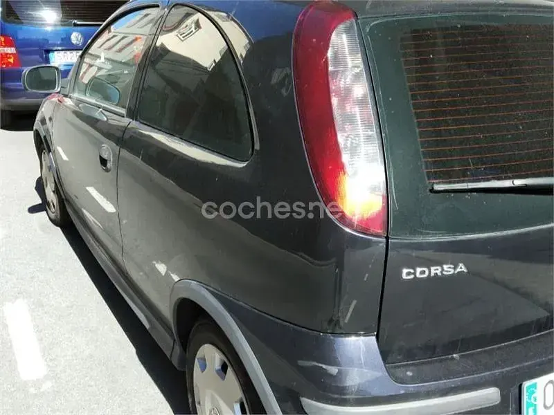 Usado Opel Corsa Enjoy 75 CV (55 kW) 2004 Negro Utilitario