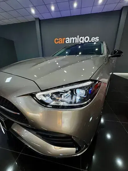 Usado Mercedes C300e 313 CV (230 kW) 2023 Gris / plata Berlina