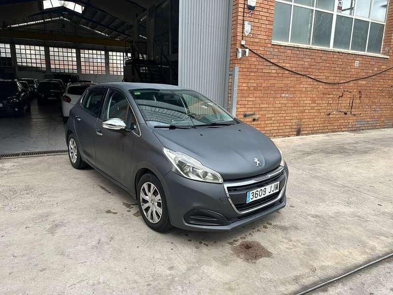 Negro Usado 2015 Peugeot 208 Allure Utilitario | 5990 € (Buen precio) - Imagen 1/4