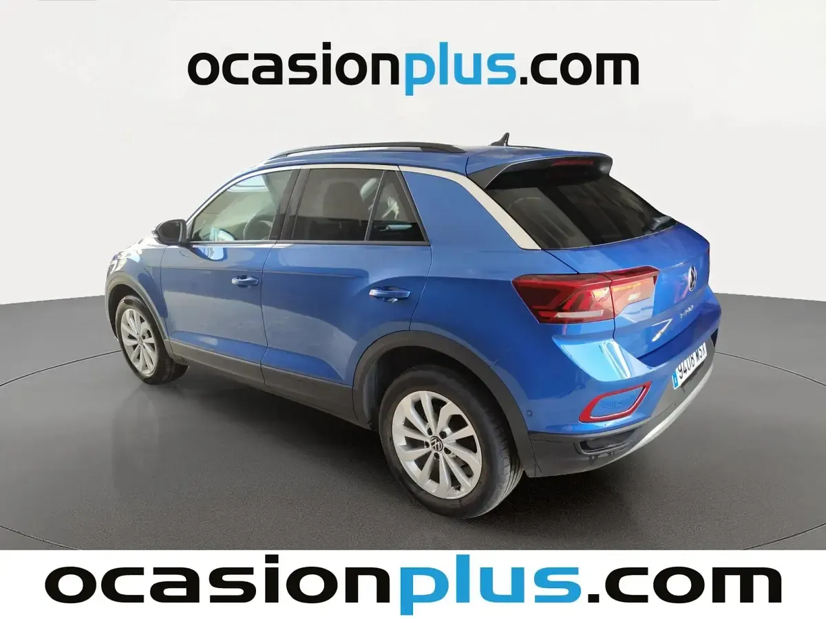 Usado VW T-Roc Life 110 CV (80 kW) 2024 Azul SUV