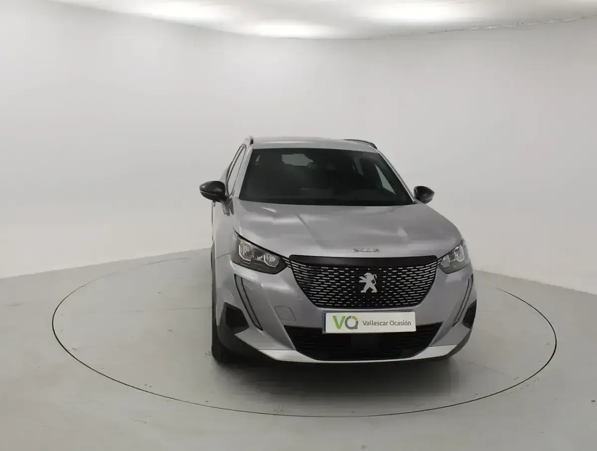 Usado Peugeot 2008 Allure 101 CV (74 kW) 2023 Gris SUV