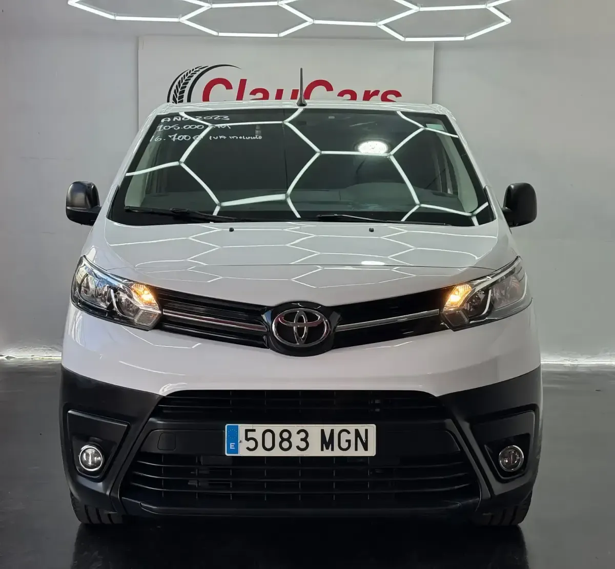 Usado Toyota Proace Plus 120 CV (88 kW) 2023 Blanco Monovolumen
