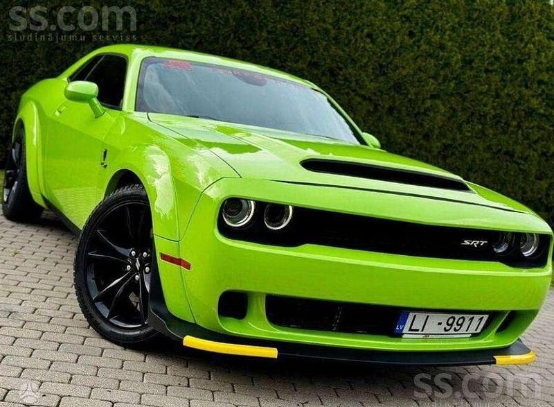 Verde Usado 2019 Dodge Challenger Coupe | 33.243 € - Imagen 1/4