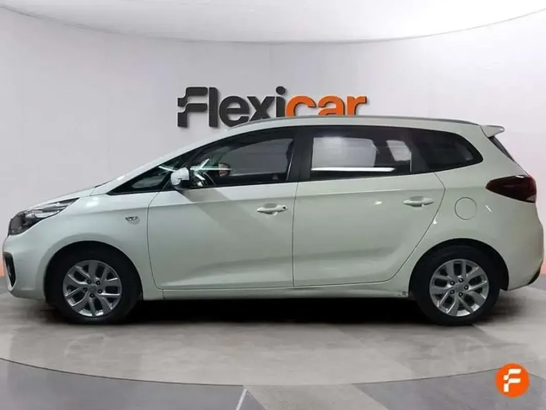 Usado Kia Carens 116 CV (85 kW) 2018 Blanco Monovolumen