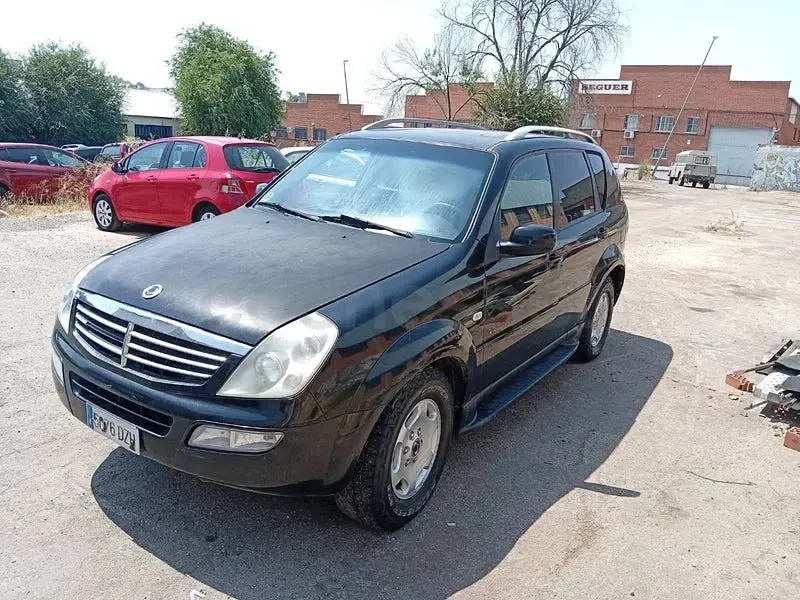 Usado SsangYong Rexton 165 CV (121 kW) 2006 Negro SUV