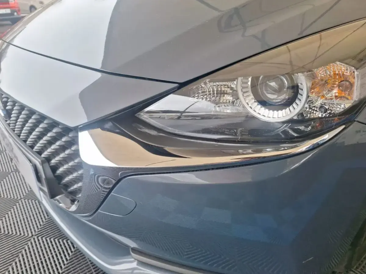 Usado Mazda 2 Edition 90 CV (66 kW) 2020 Gris