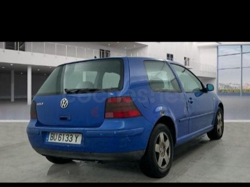 Usado VW Golf IV 110 CV (80 kW) 2001 Azul Berlina