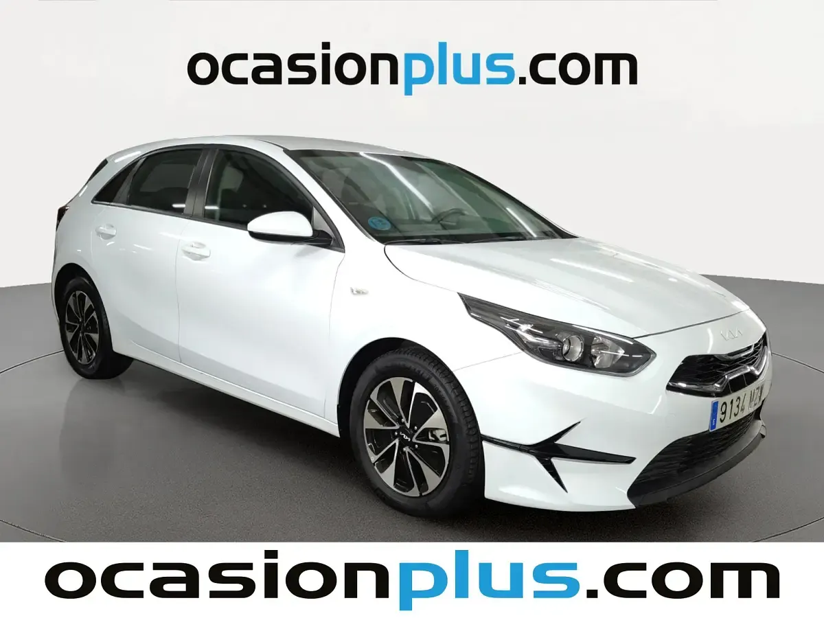 Usado Kia Ceed 101 CV (74 kW) 2025 Blanco Utilitario