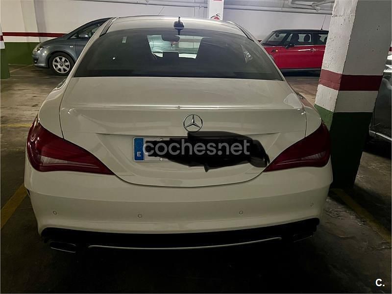 Usado Mercedes CLA180 AMG line 122 CV (89 kW) 2015 Blanco Berlina