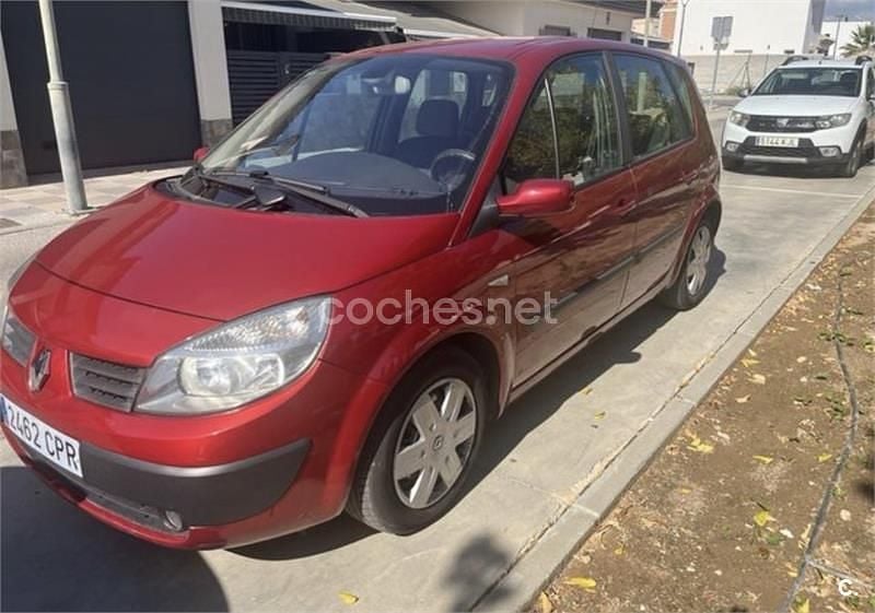 Usado Renault Scénic Dynamique 120 CV (88 kW) 2003 Granate Monovolumen