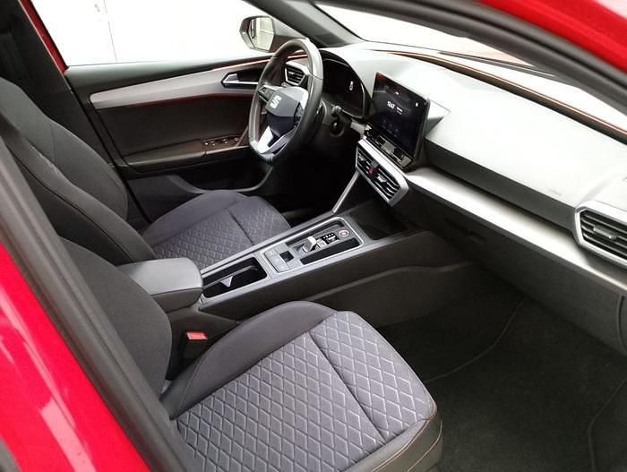 Usado Seat Leon FR 150 CV (110 kW) 2021 Rojo