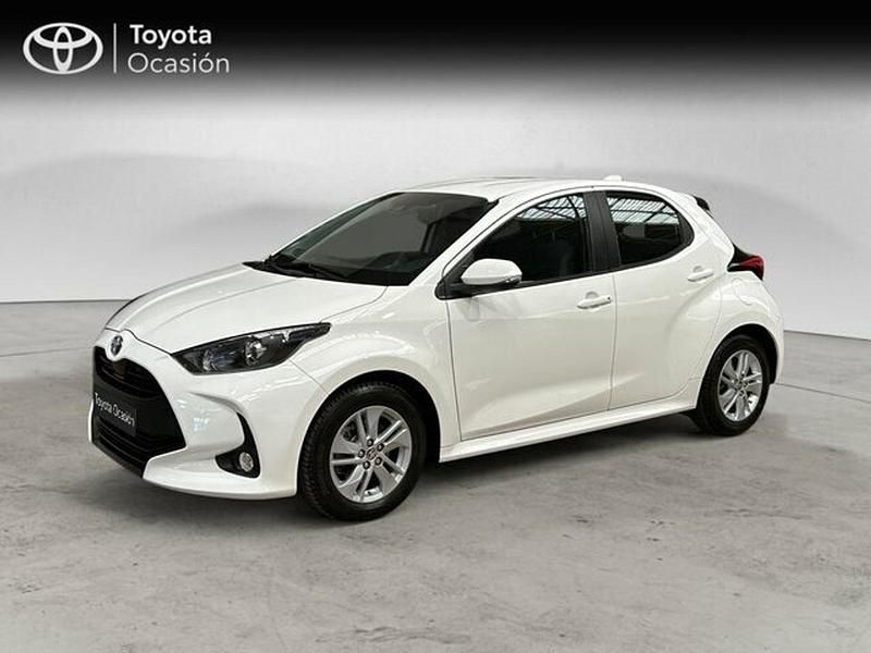 Blanco Usado 2022 Toyota Yaris Hybrid Active Berlina | 20.195 € (Precio justo) - Imagen 1/4
