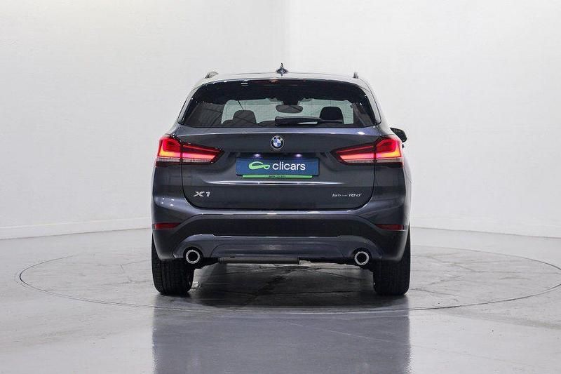 Usado BMW X1 150 CV (110 kW) 2022 Gris / plata SUV