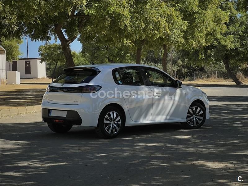 Usado Peugeot 208 Active 100 CV (73 kW) 2023 Blanco Utilitario