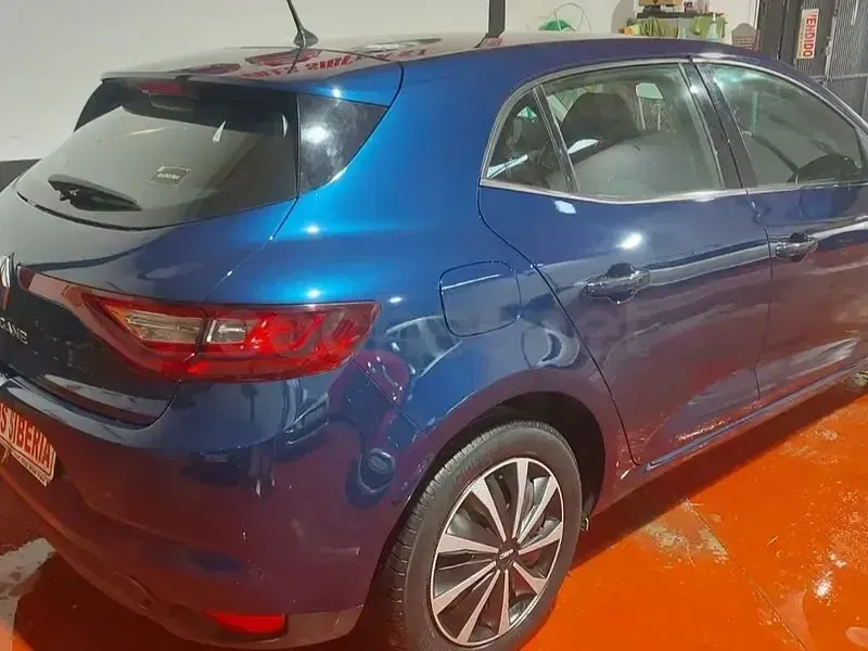 Usado Renault Mégane Business 95 CV (69 kW) 2018 Azul Berlina