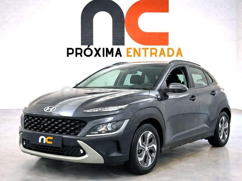 Usado Hyundai Kona 141 CV (103 kW) 2021 Gris / plata SUV