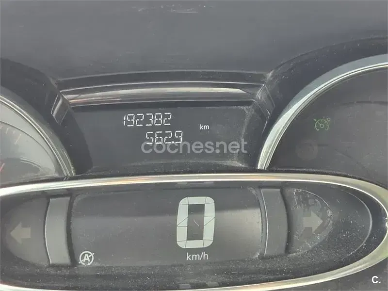 Usado Renault Clio IV Business 75 CV (55 kW) 2016 Blanco Berlina
