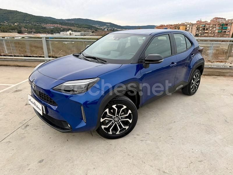 Usado Toyota Yaris Cross Business Edition 116 CV (85 kW) 2022 Azul SUV