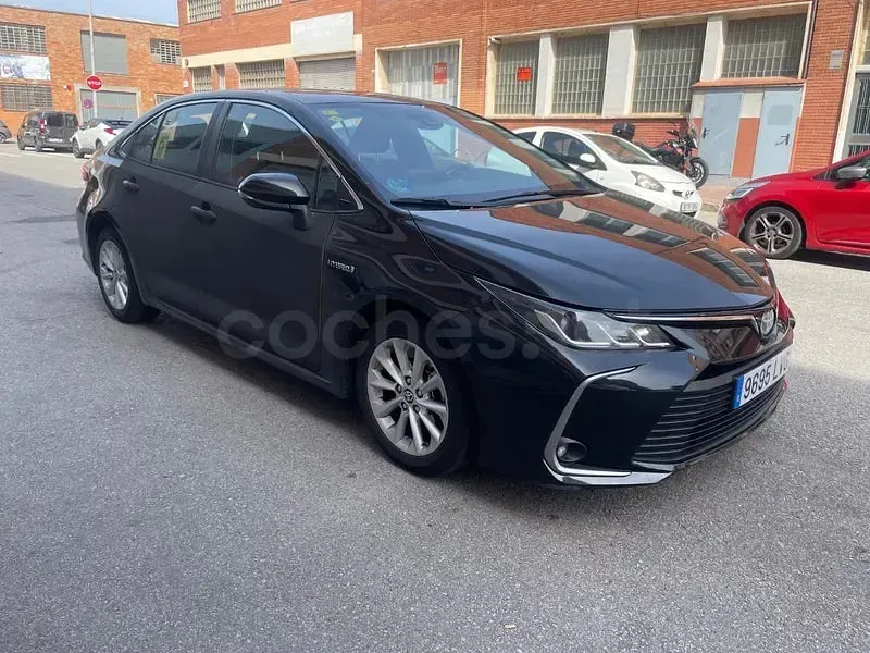 Usado Toyota Corolla Active 122 CV (89 kW) 2021 Negro Berlina