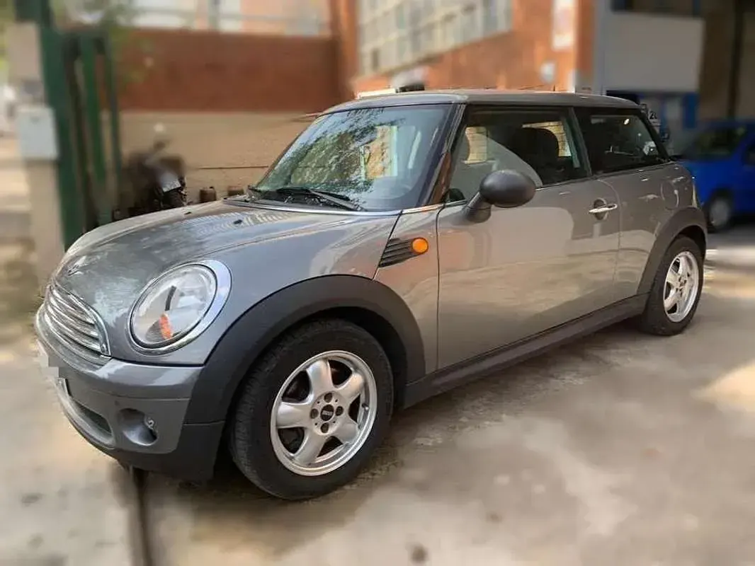 Usado Mini ONE 75 CV (55 kW) 2009 Gris Utilitario