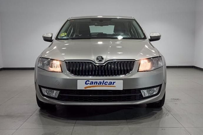 Usado Skoda Octavia Ambition 105 CV (77 kW) 2014 Beige Utilitario