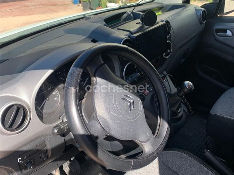 Usado Citroën Berlingo Feel 100 CV (73 kW) 2018 Blanco Monovolumen