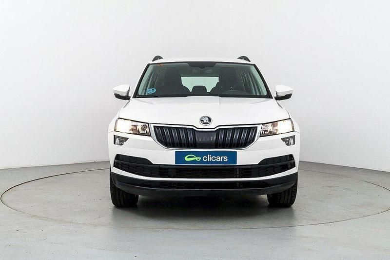 Usado Skoda Karoq Ambition 150 CV (110 kW) 2021 Blanco SUV