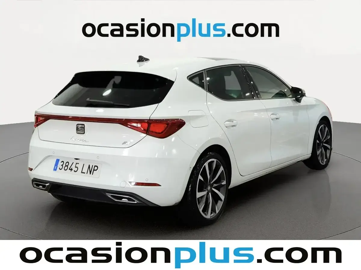 Usado Seat Leon FR 150 CV (110 kW) 2021 Blanco Berlina