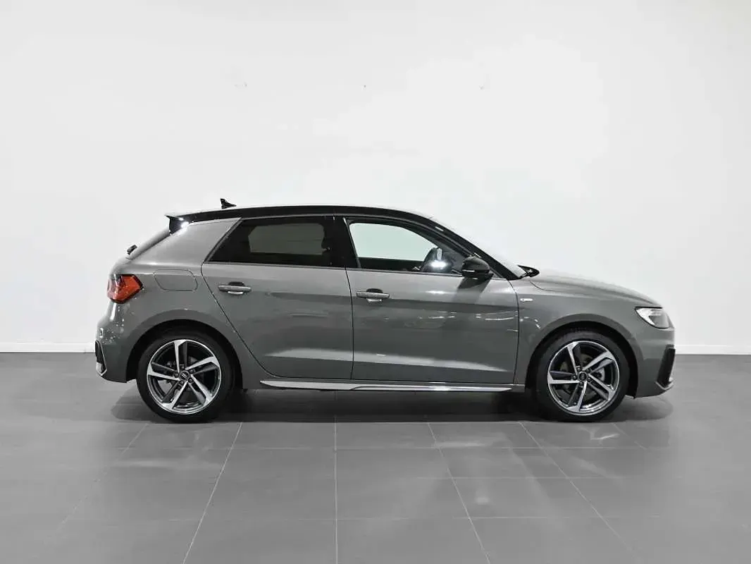Usado Audi A1 Sportback Black Edition 150 CV (110 kW) 2024 Gris Utilitario