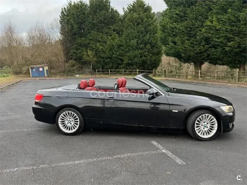 Usado BMW 330 Cabriolet 231 CV (169 kW) 2008 Negro Descapotable