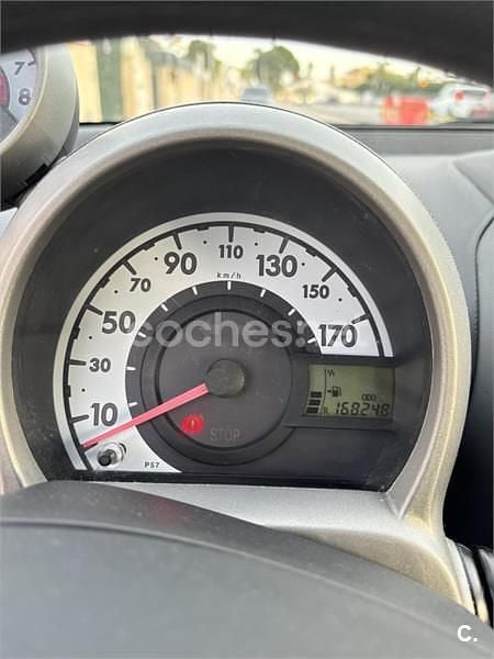 Usado Peugeot 107 68 CV (50 kW) 2006 Rojo Utilitario