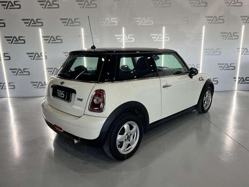 Usado Mini Cooper 120 CV (88 kW) 2009 Beige Utilitario