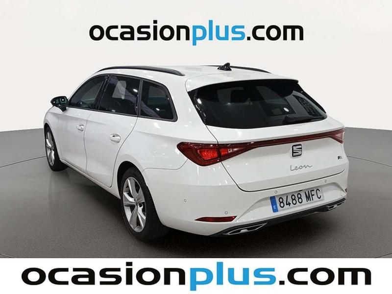 Usado Seat Leon ST FR 150 CV (110 kW) 2023 Blanco Familiar