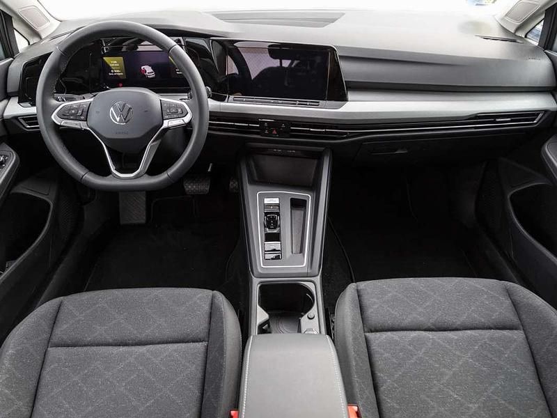 Usado VW Golf VIII Life 110 CV (80 kW) 2024 Plateado Utilitario