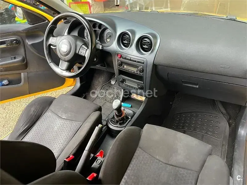 Usado Seat Ibiza FR 130 CV (95 kW) 2007 Amarillo Utilitario