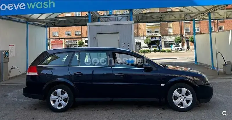 Usado Opel Vectra Elegance 177 CV (130 kW) 2005 Negro Familiar