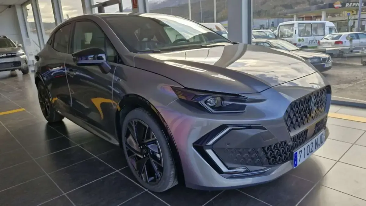 Nuevo Renault Clio Esprit Alpine 159 CV (116 kW) 2025 Gris Utilitario