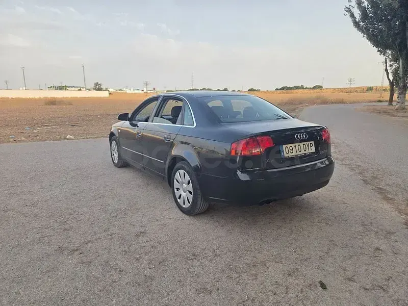 Usado Audi A4 140 CV (102 kW) 2006 Negro Berlina
